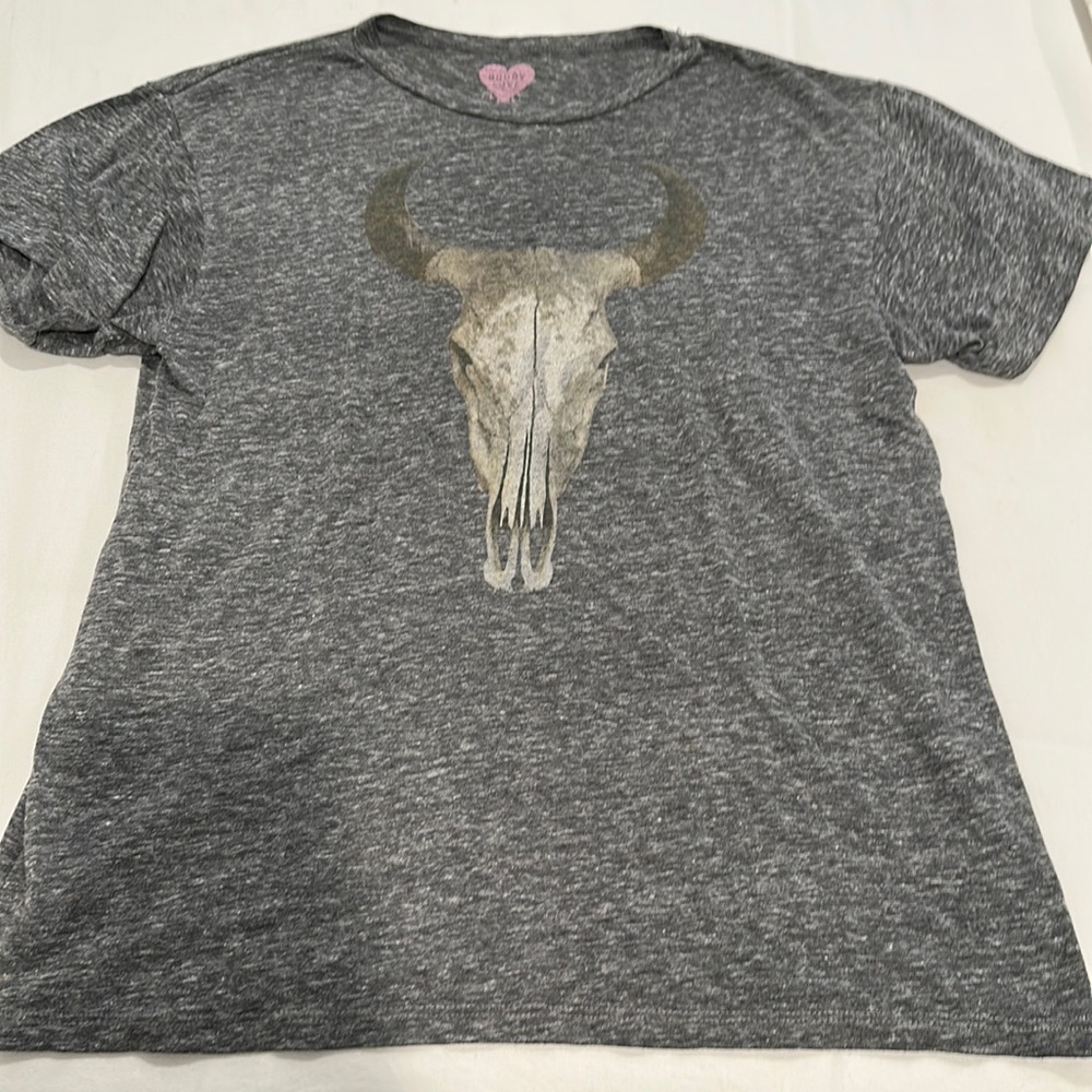 Buddy love grey bull skull graphic tee
